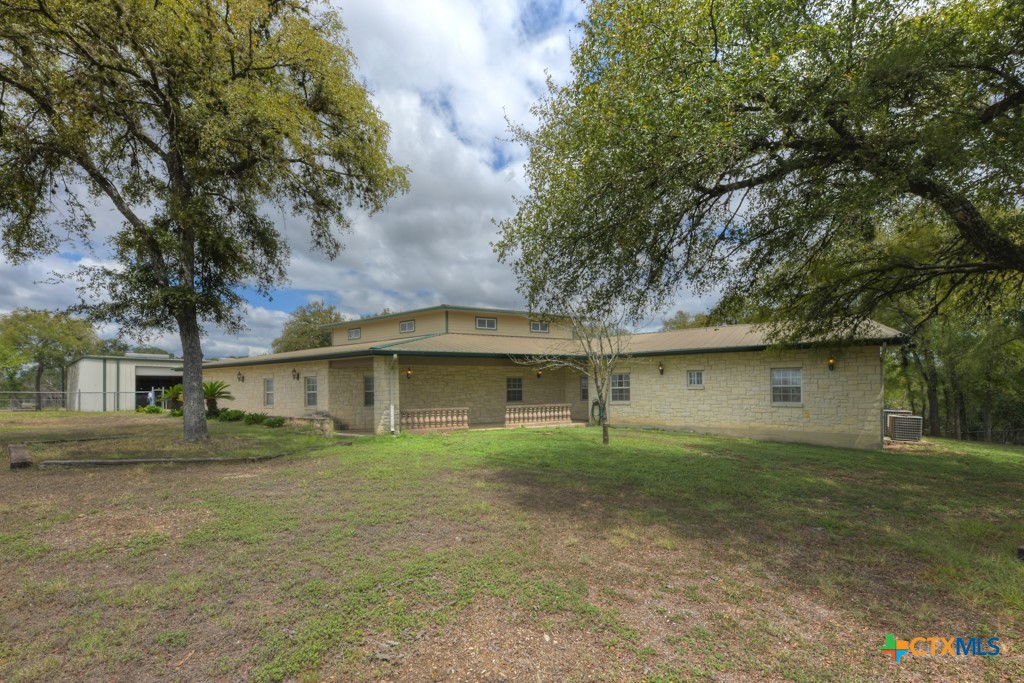 1283 S State Highway 46 Property Photo 1