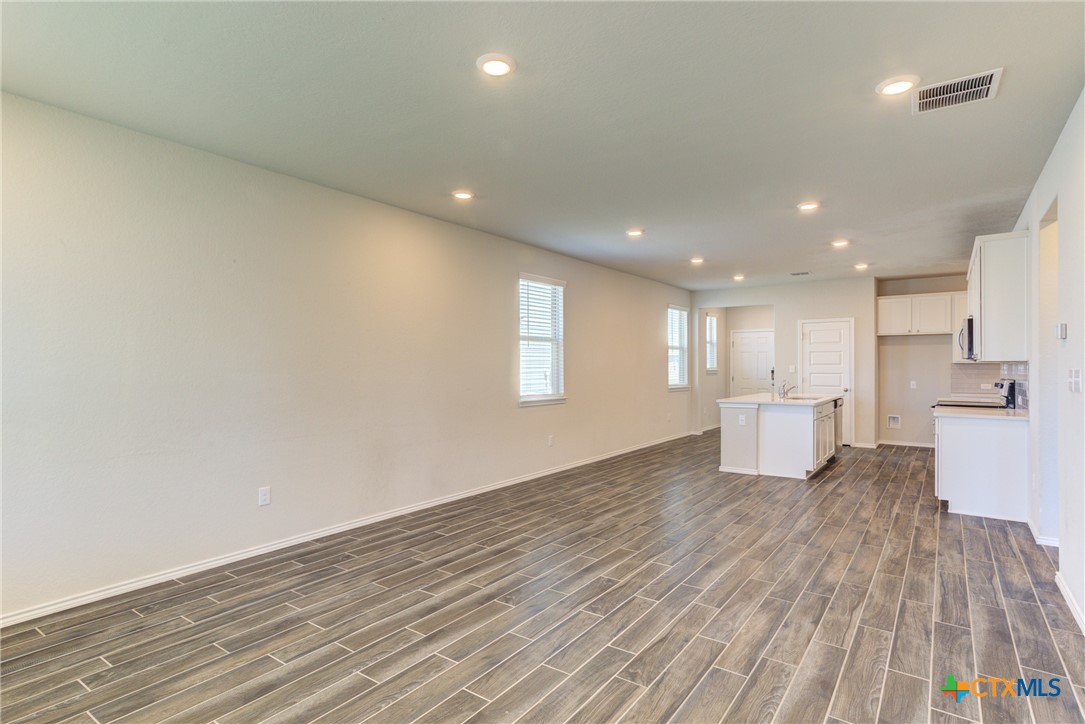 2420 Dielman Drive Property Photo 6