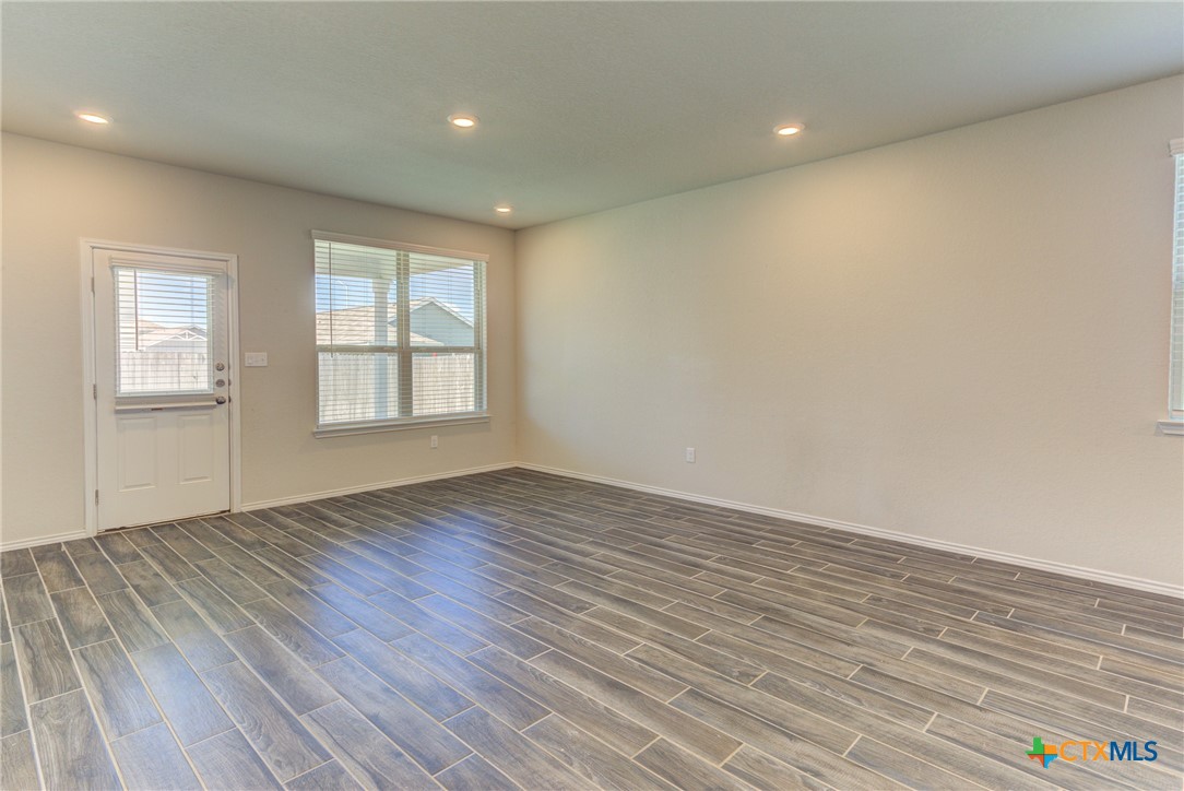 2420 Dielman Drive Property Photo 12