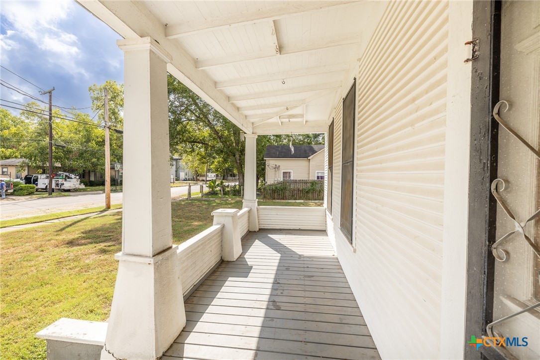 1125 Saint Peter Street Property Photo 4