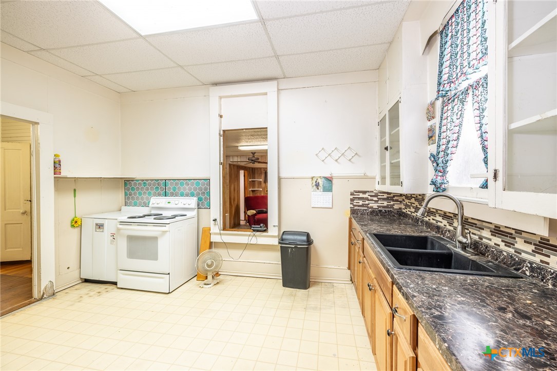 1125 Saint Peter Street Property Photo 12