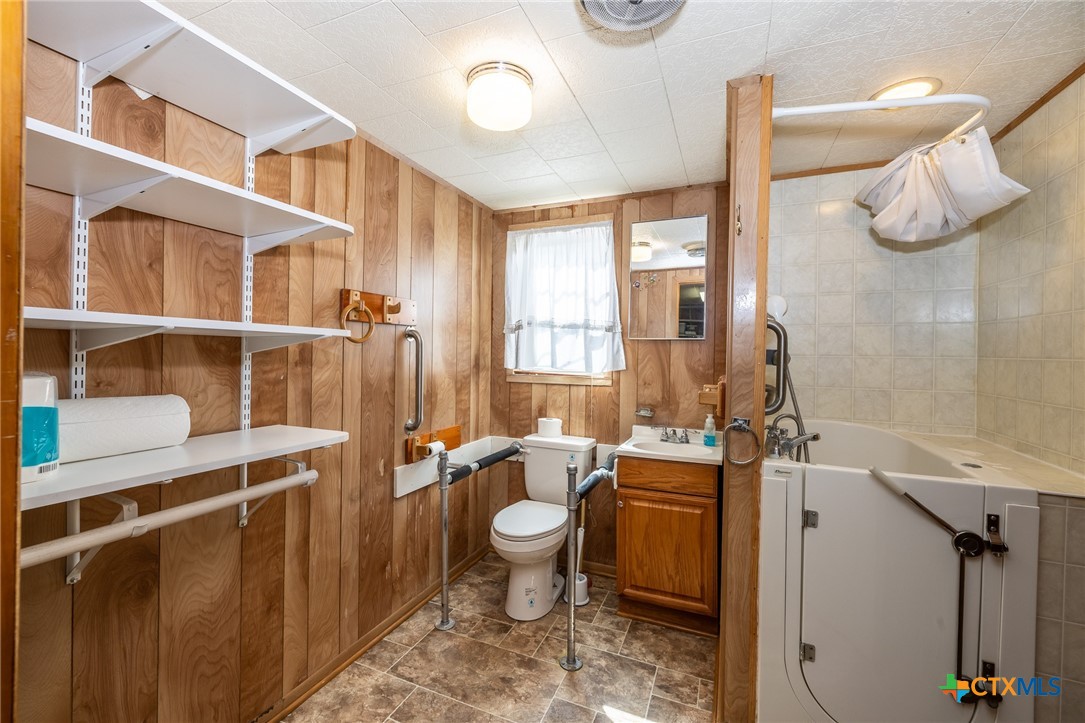 1125 Saint Peter Street Property Photo 22