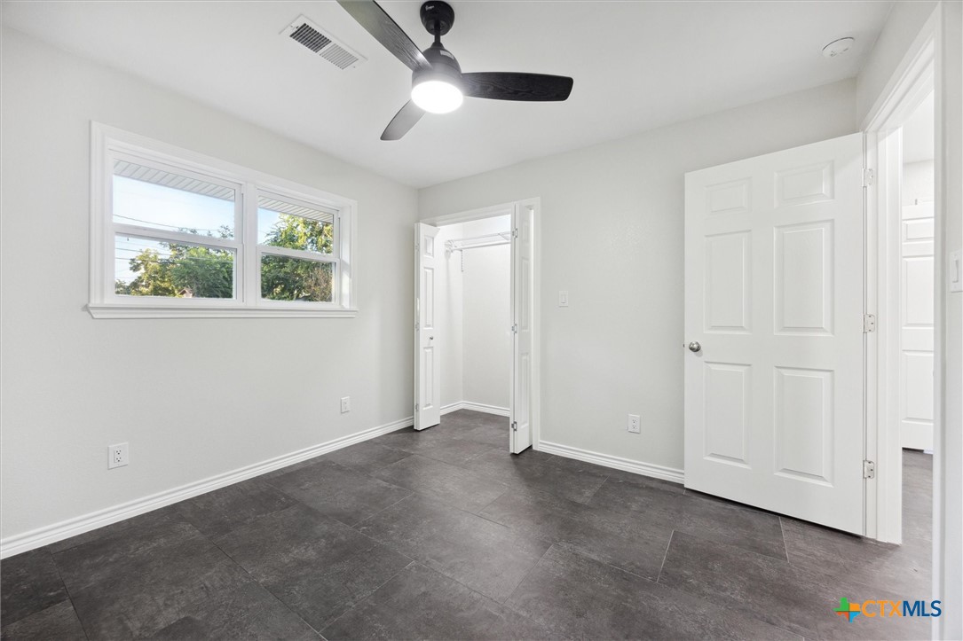 1305 W 1st Street Property Photo 23