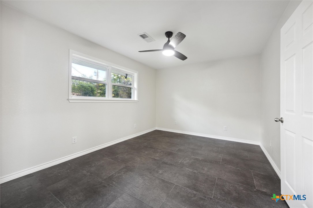 1305 W 1st Street Property Photo 25