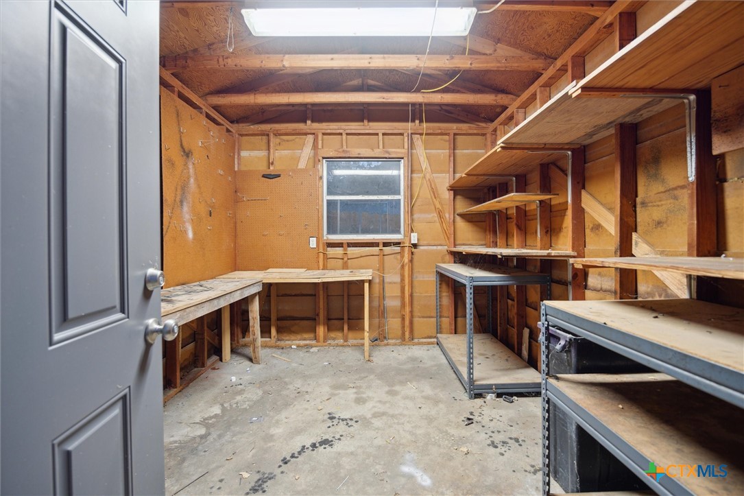 1305 W 1st Street Property Photo 36