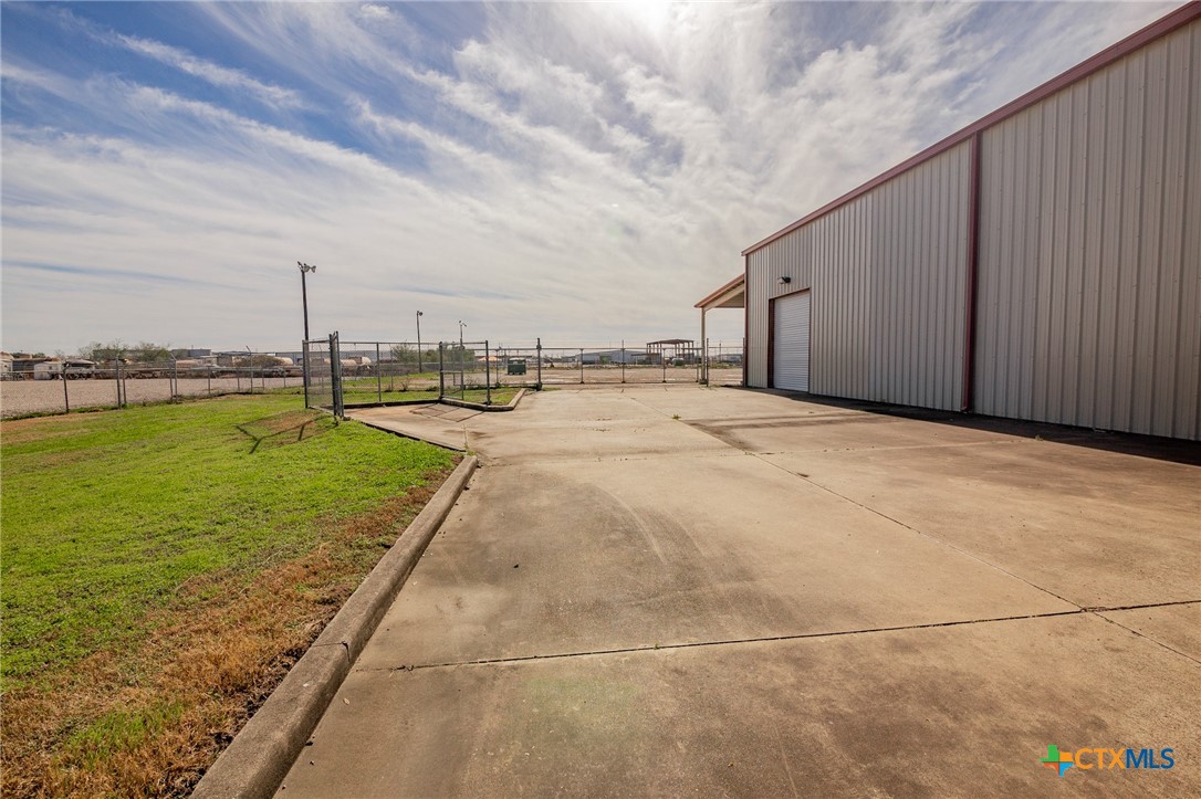 8331 Lone Tree Road Property Photo 15