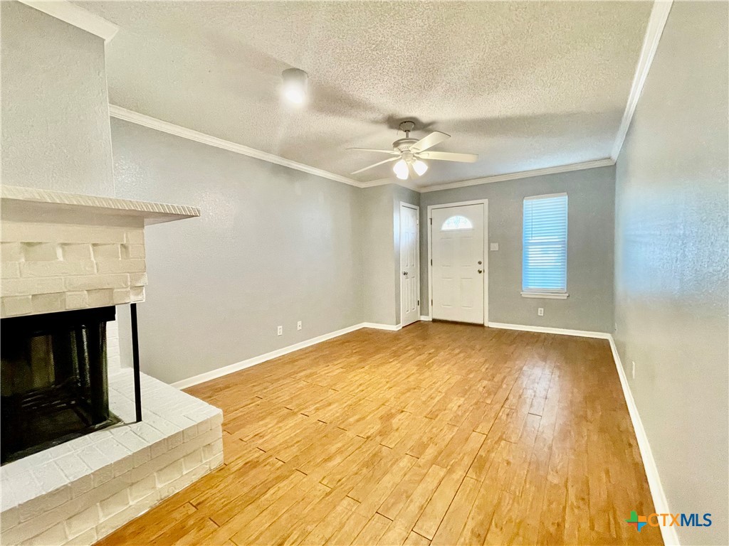 409 Versailles Street Property Photo 2