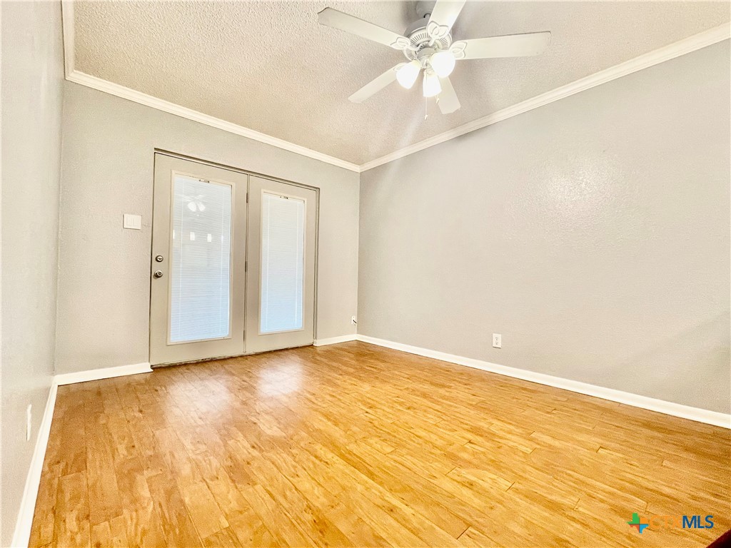 409 Versailles Street Property Photo 10