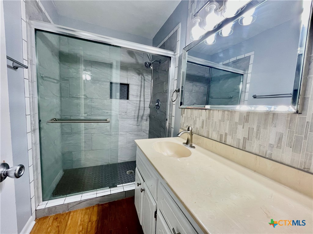 409 Versailles Street Property Photo 12