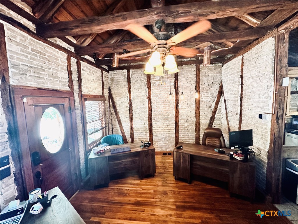 195 E Coll Street Property Photo 8