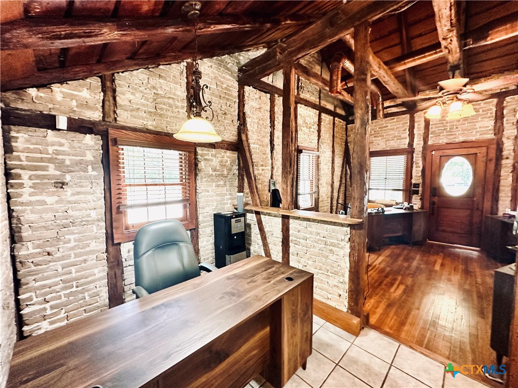 195 E Coll Street Property Photo 10