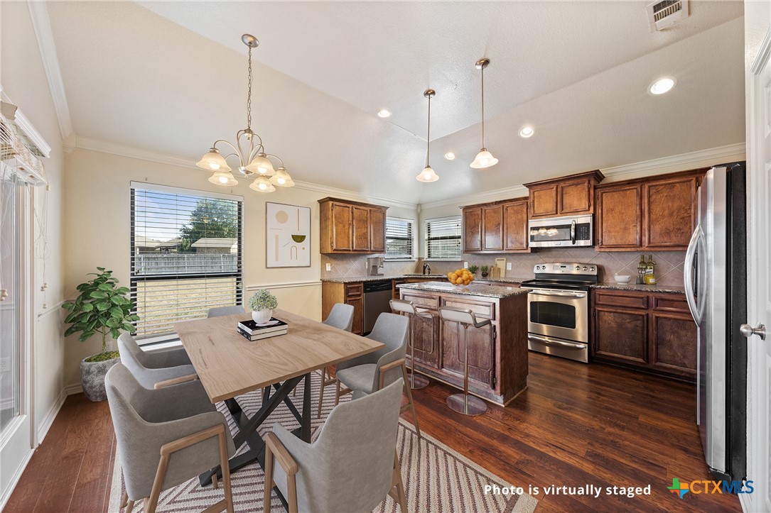 1216 Hummingbird Road Property Photo 12