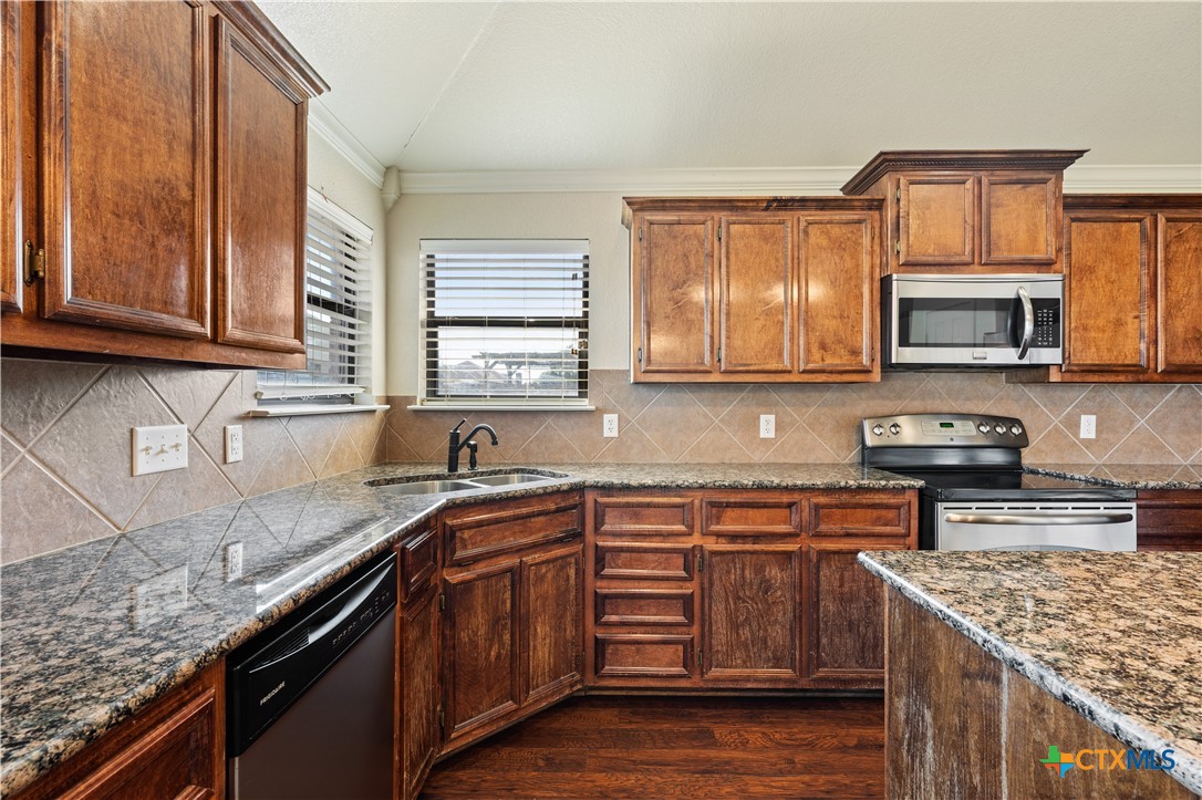 1216 Hummingbird Road Property Photo 15