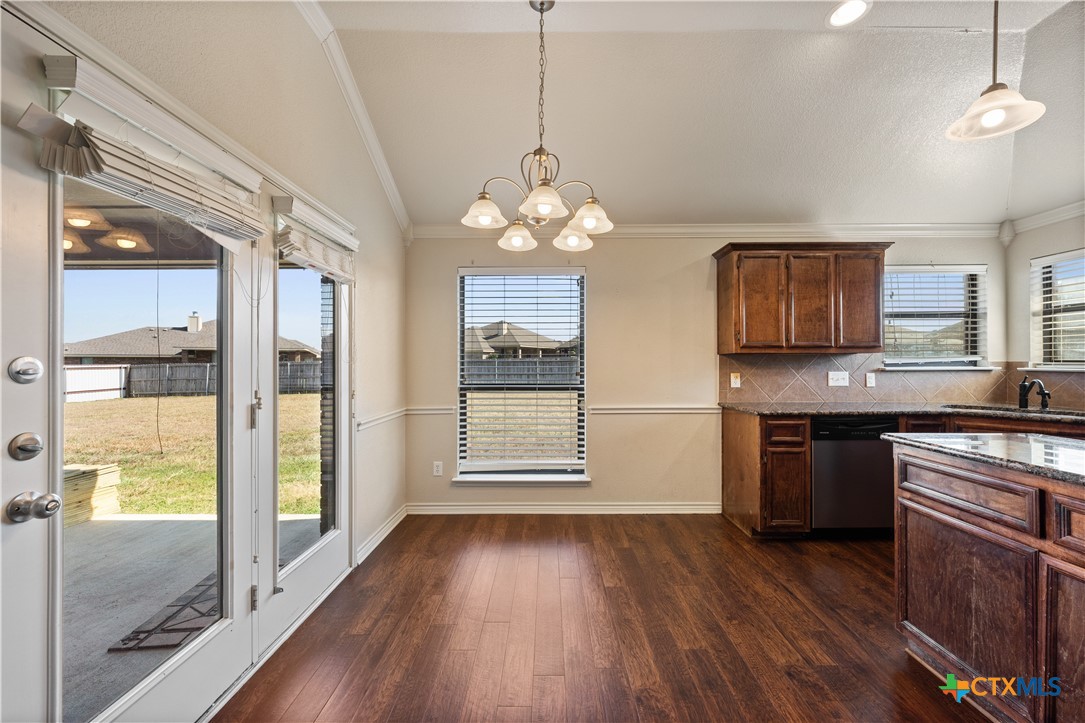1216 Hummingbird Road Property Photo 18