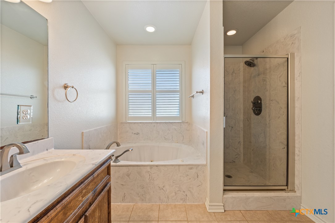 1216 Hummingbird Road Property Photo 23