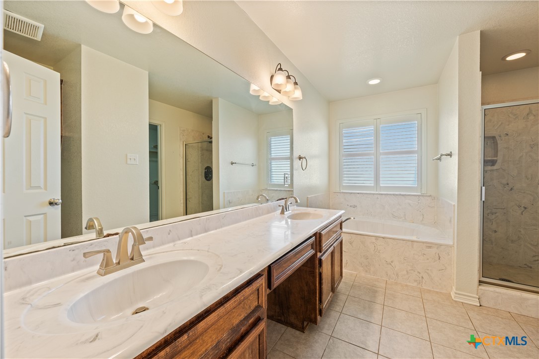 1216 Hummingbird Road Property Photo 24