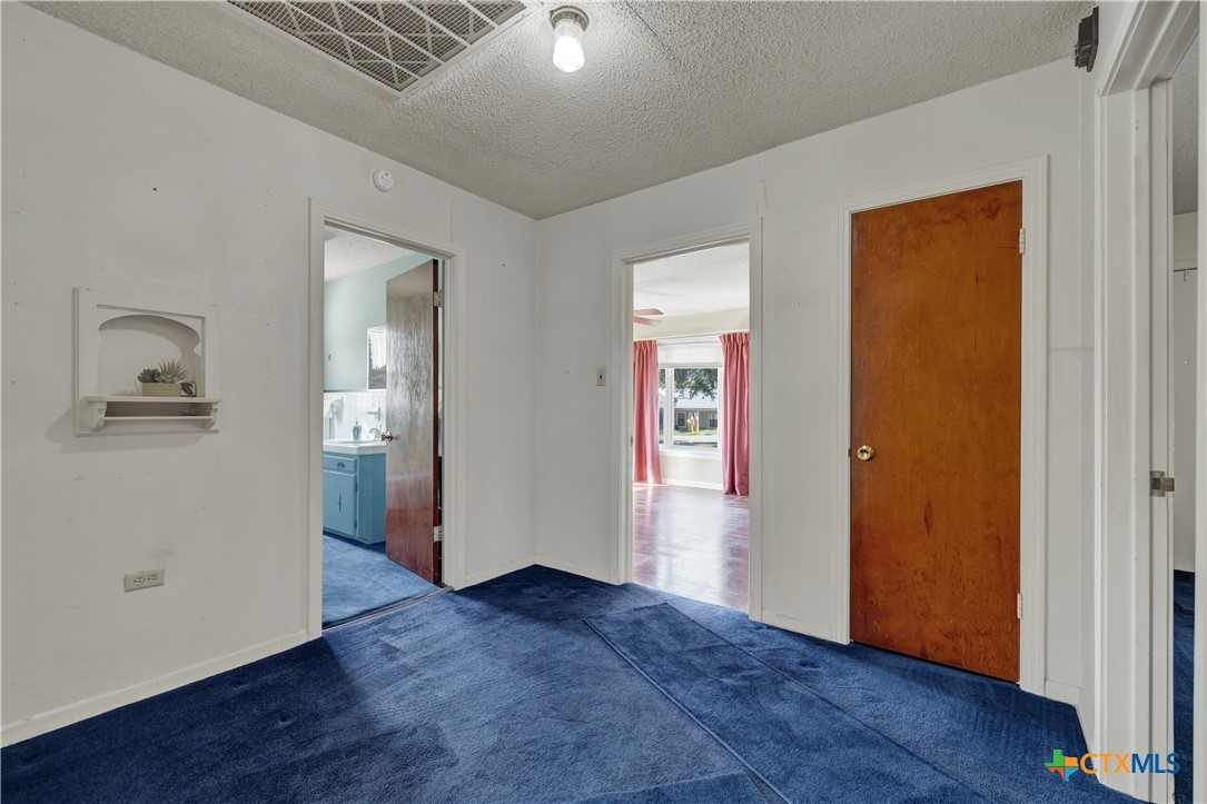 800 N Bishop Street Property Photo 10