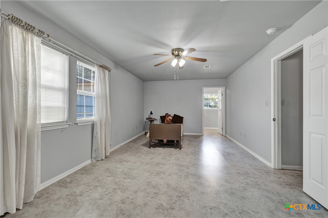 800 N Bishop Street Property Photo 23