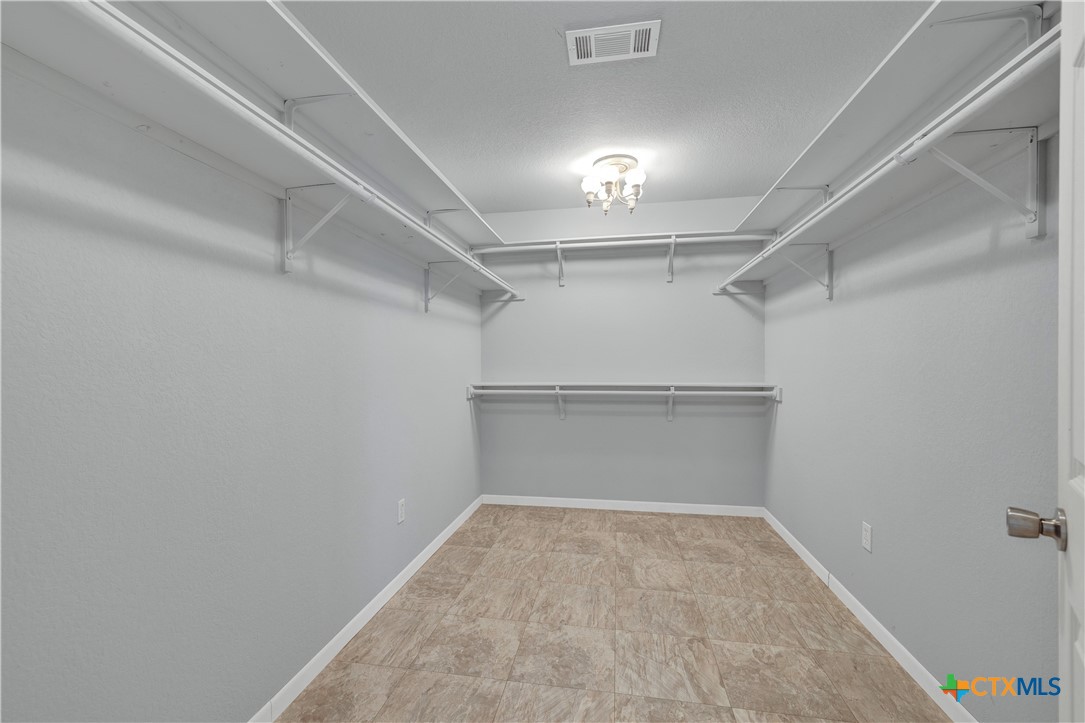800 N Bishop Street Property Photo 26