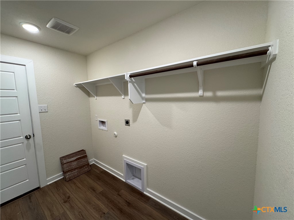 2012 Meridian Loop Property Photo 7