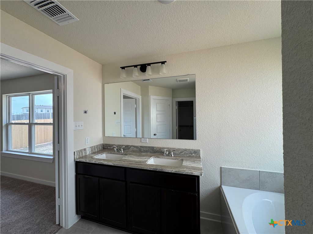 2012 Meridian Loop Property Photo 16