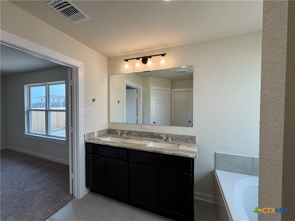 2012 Meridian Loop Property Photo 18