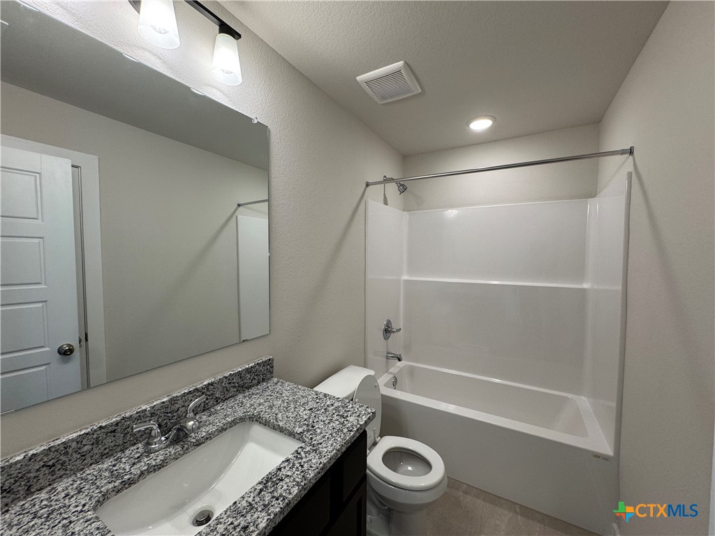2020 Meridian Loop Property Photo 9