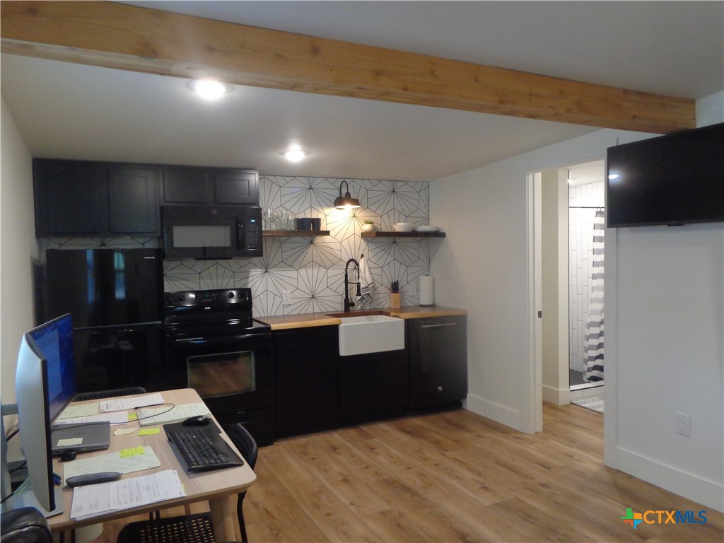 1009 Edgewater Falls Property Photo 16