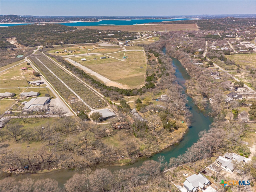 1009 Edgewater Falls Property Photo 28