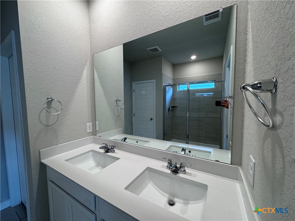 1280 Ella Crossing Property Photo 11