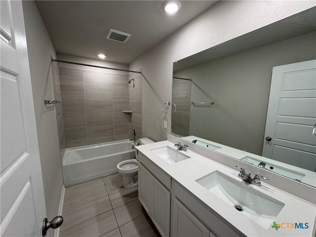 1280 Ella Crossing Property Photo 17