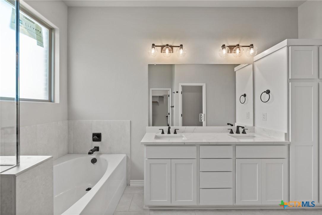 7903 Autumnwood Lane Property Photo 15