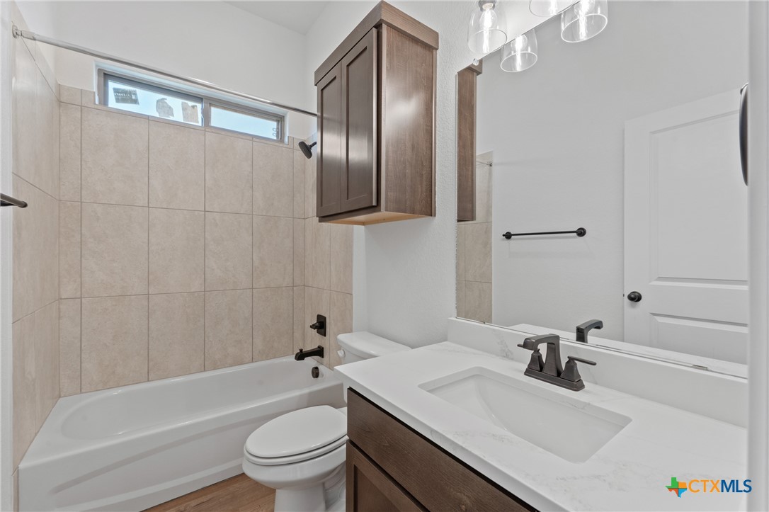 7915 Autumnwood Lane Property Photo 7