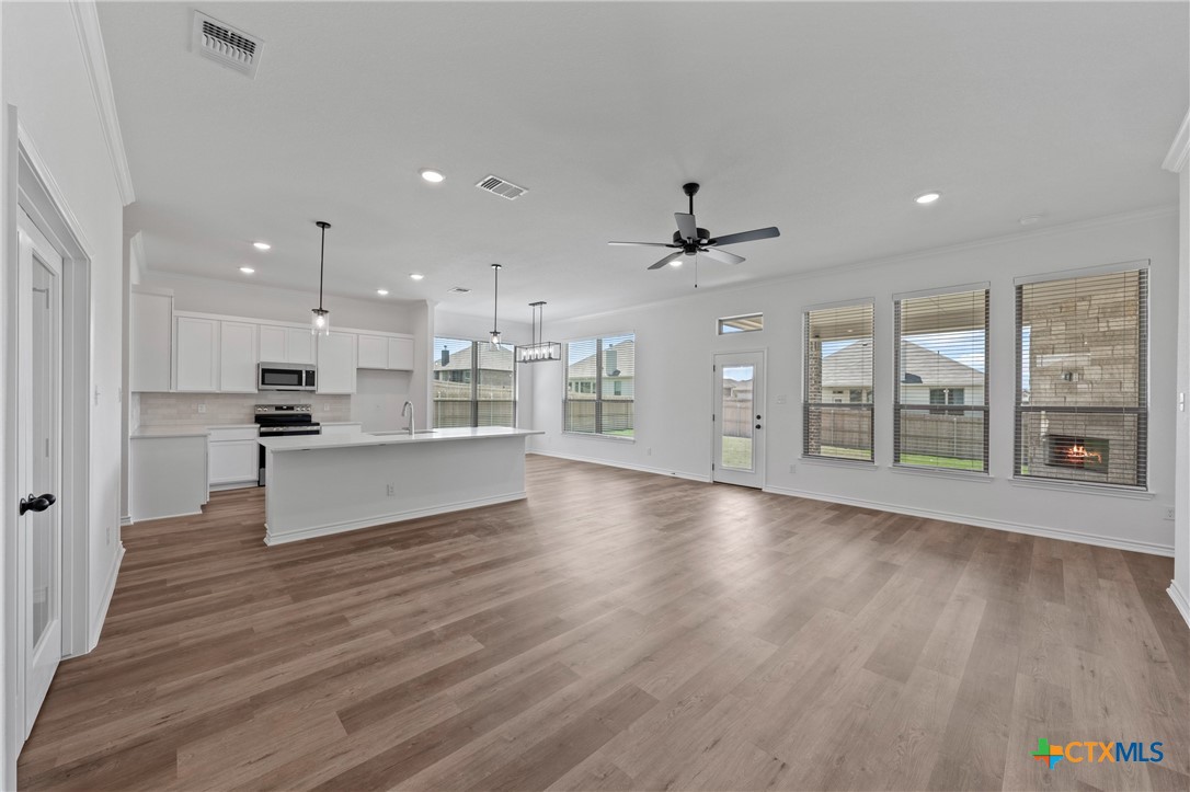 7915 Autumnwood Lane Property Photo 10