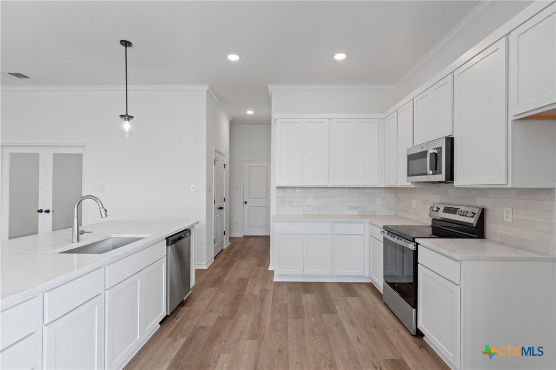 7915 Autumnwood Lane Property Photo 17