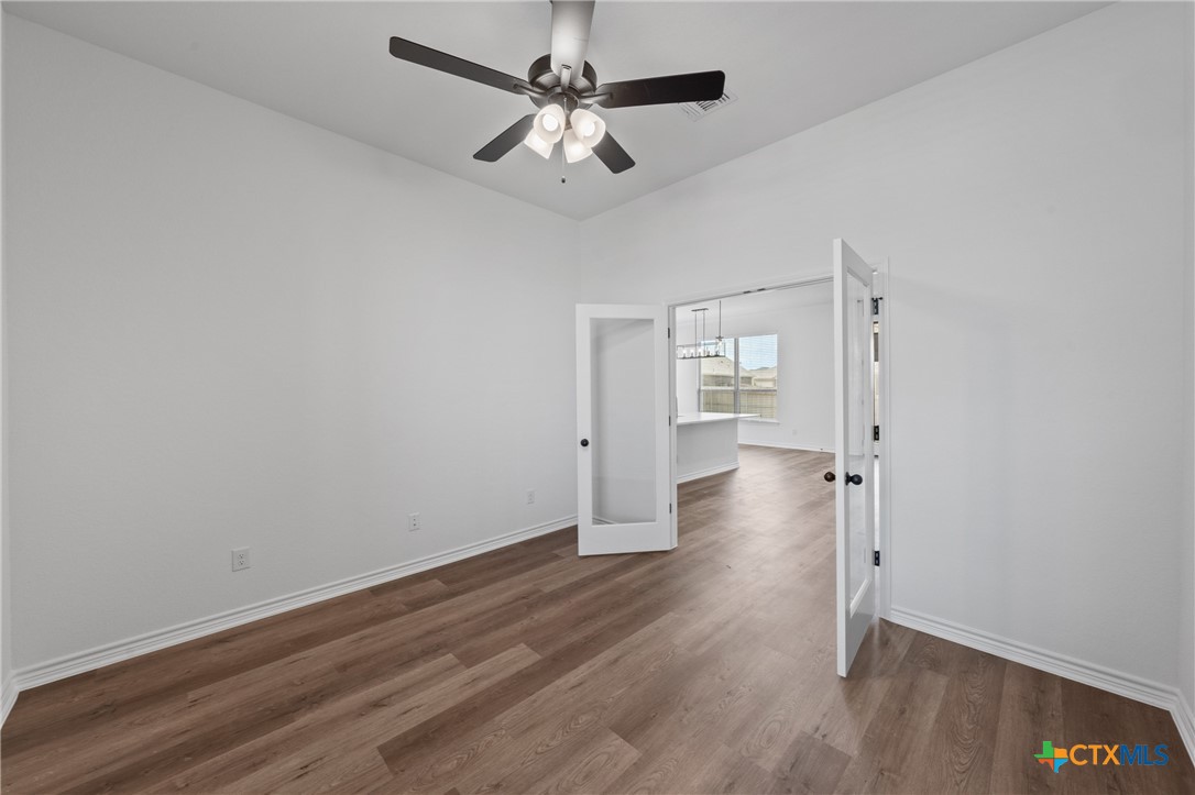 7915 Autumnwood Lane Property Photo 23