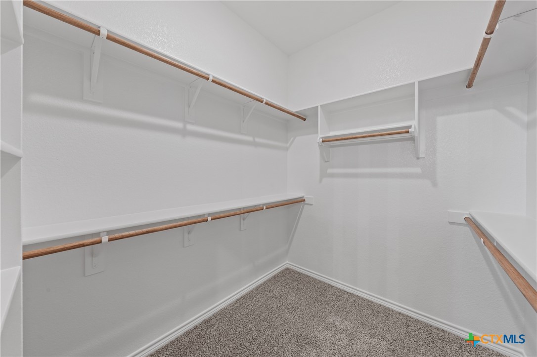 7915 Autumnwood Lane Property Photo 29