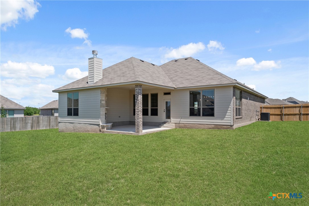 7915 Autumnwood Lane Property Photo 31
