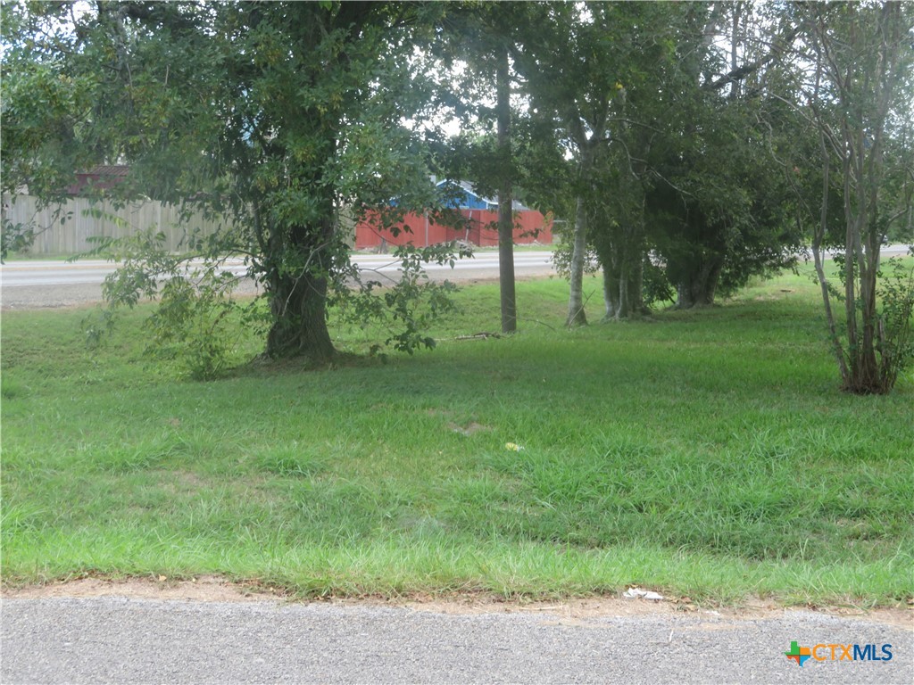 712 E Main Property Photo 4