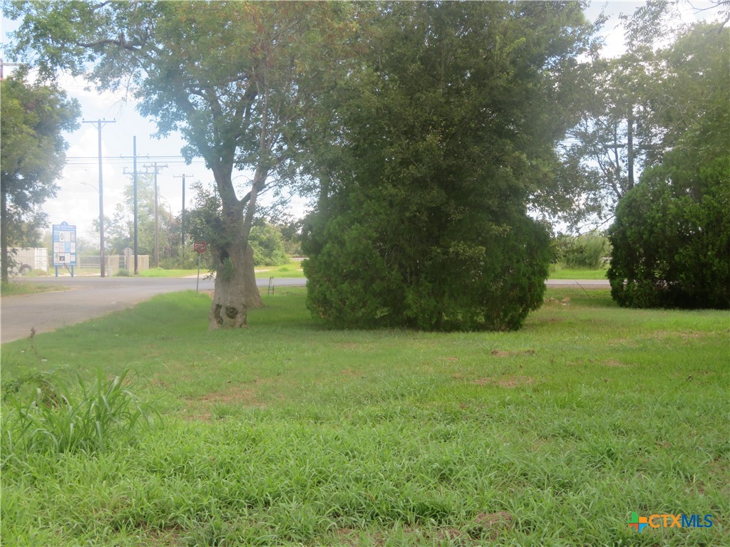 712 E Main Property Photo 7