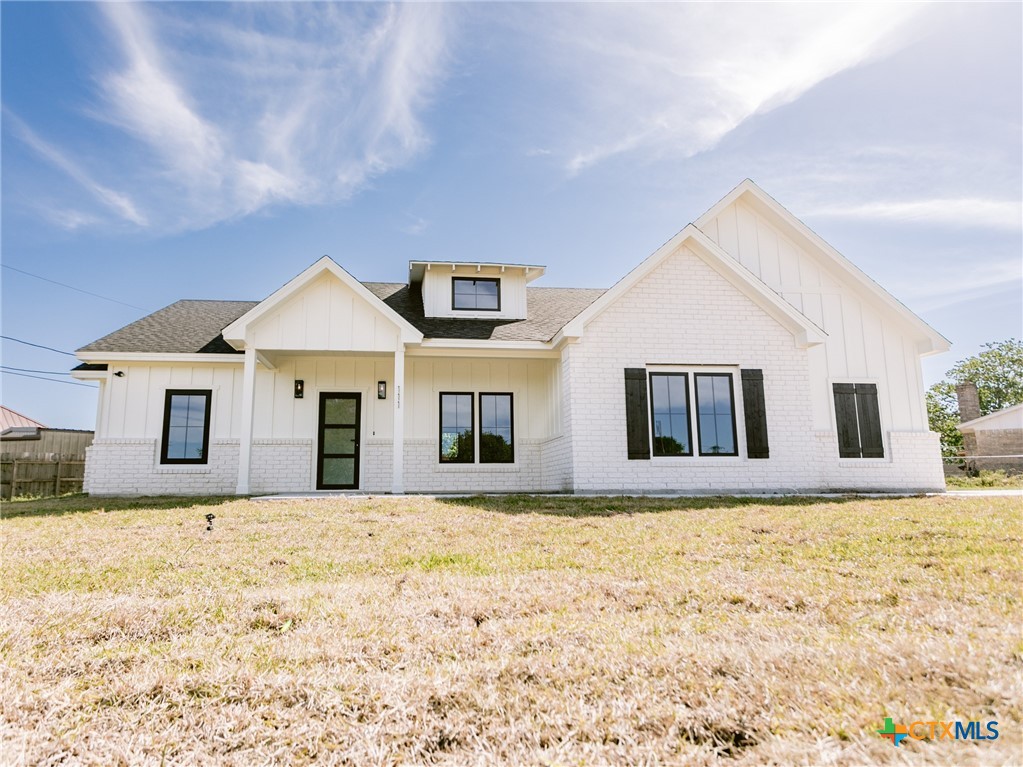 111 Chaparral Property Photo 1