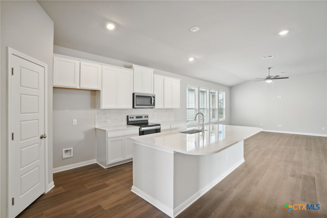 3054 Charyn Way Property Photo 6