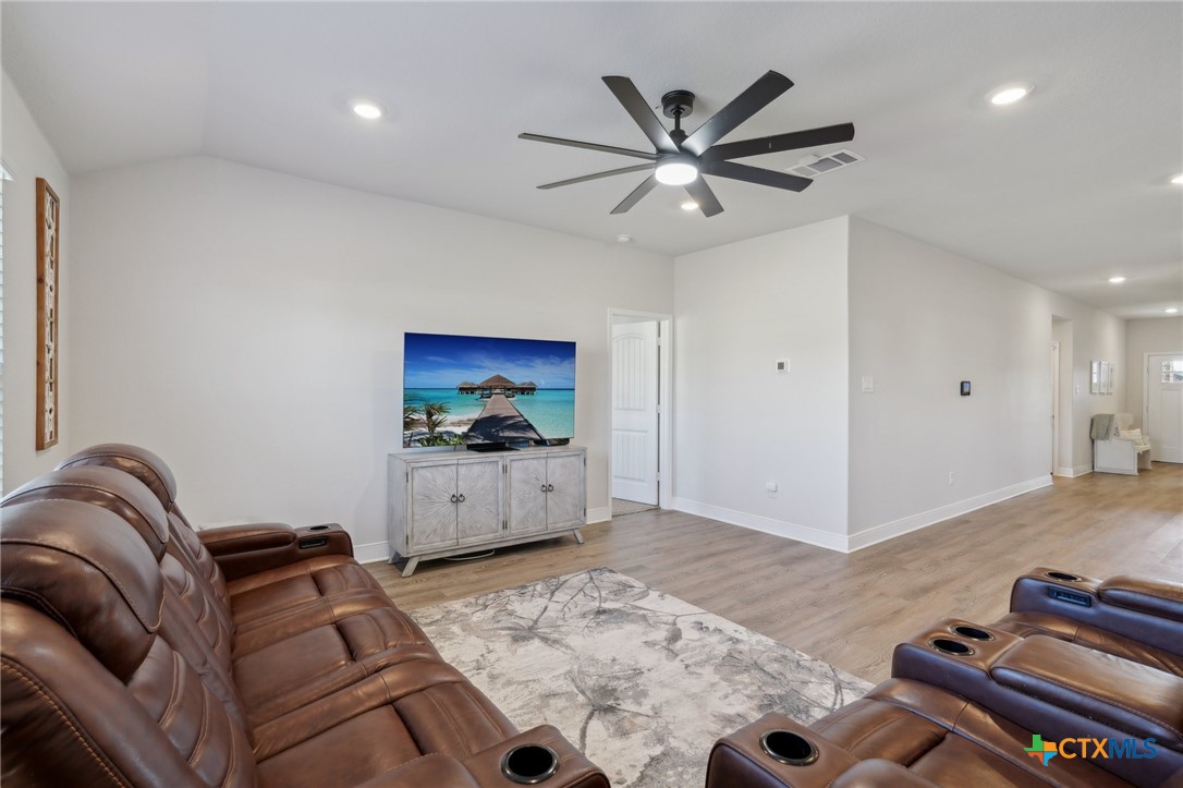 1428 Redwood Creek Property Photo 10