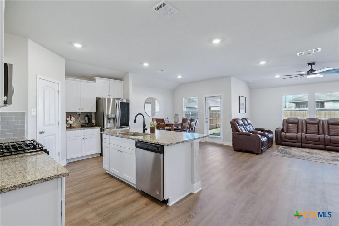 1428 Redwood Creek Property Photo 15