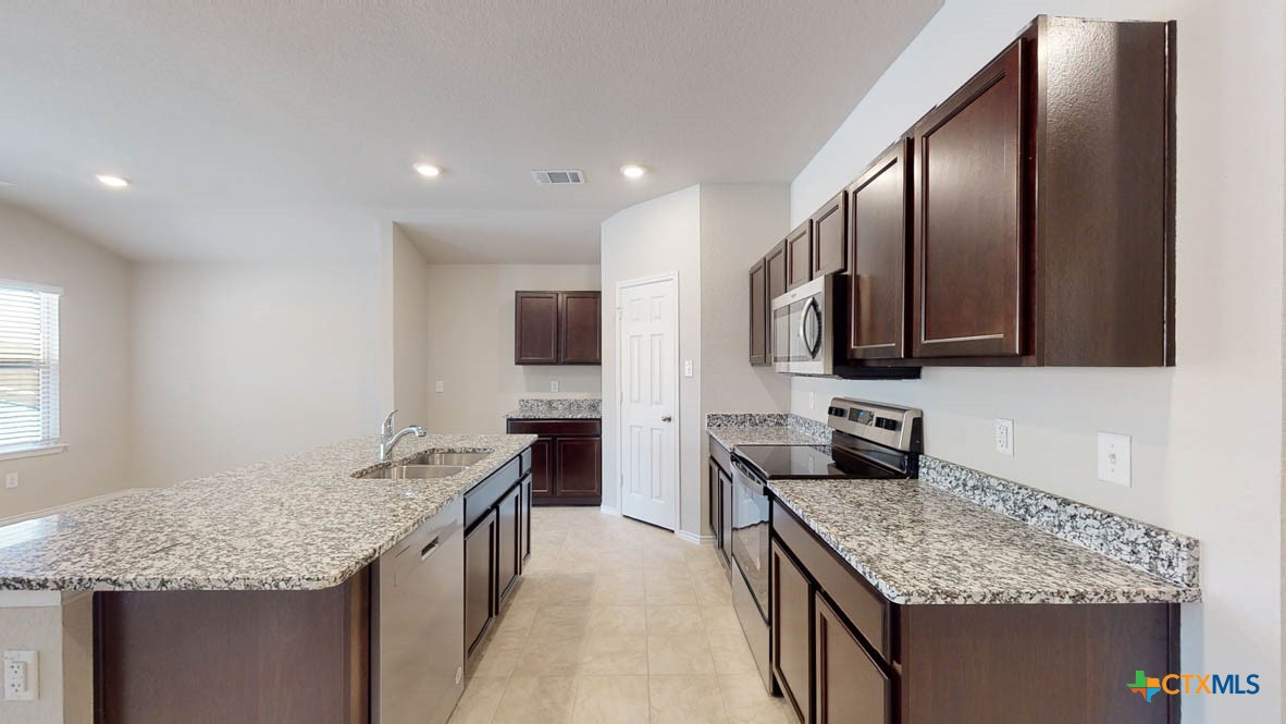 1419 Rolling Thunder Drive Property Photo 3