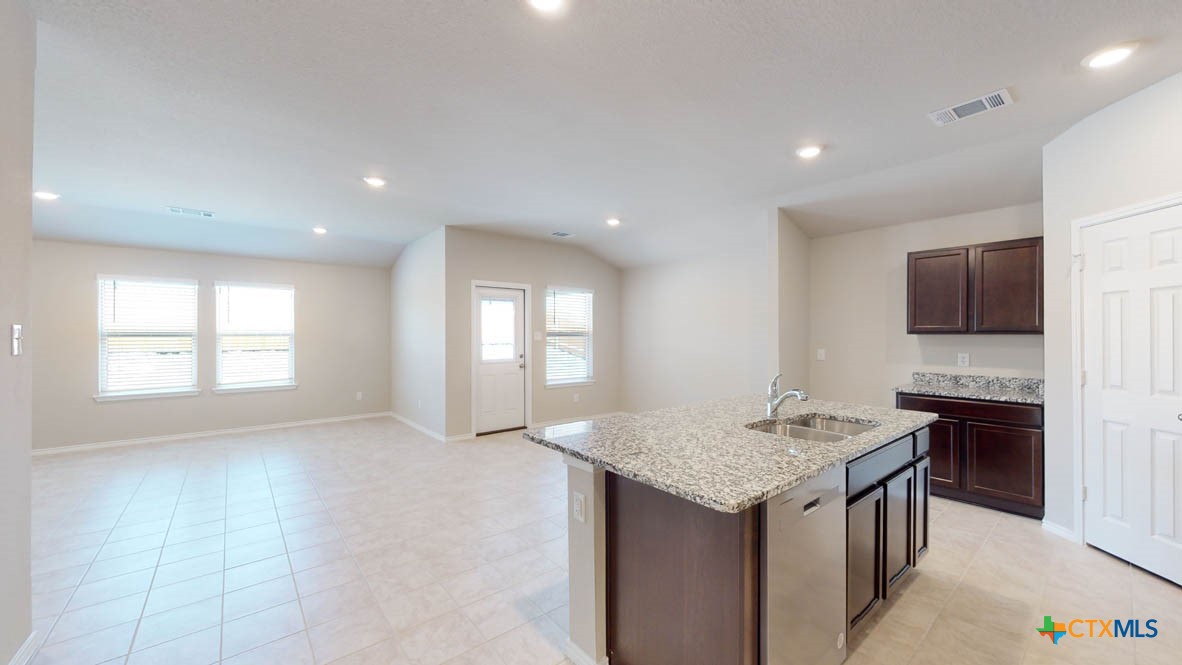 1419 Rolling Thunder Drive Property Photo 6