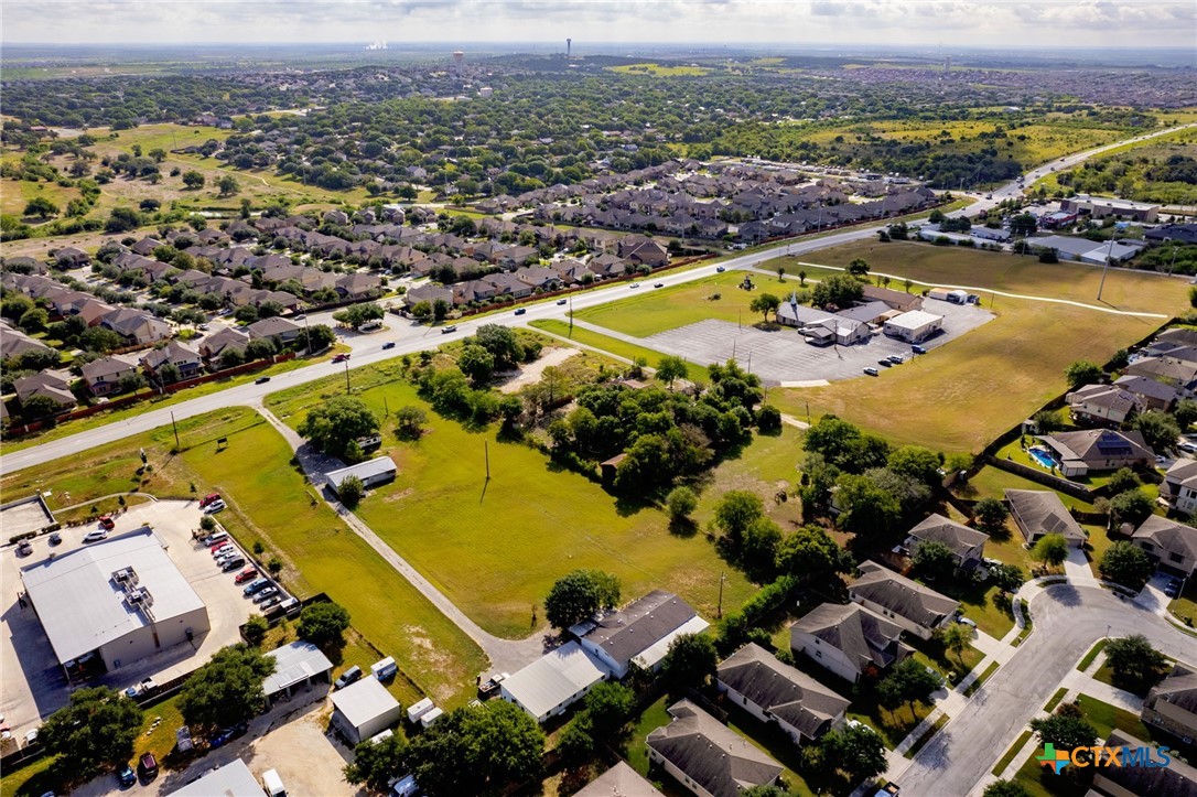 5654 & 5648 Fm 1103 Property Photo 6