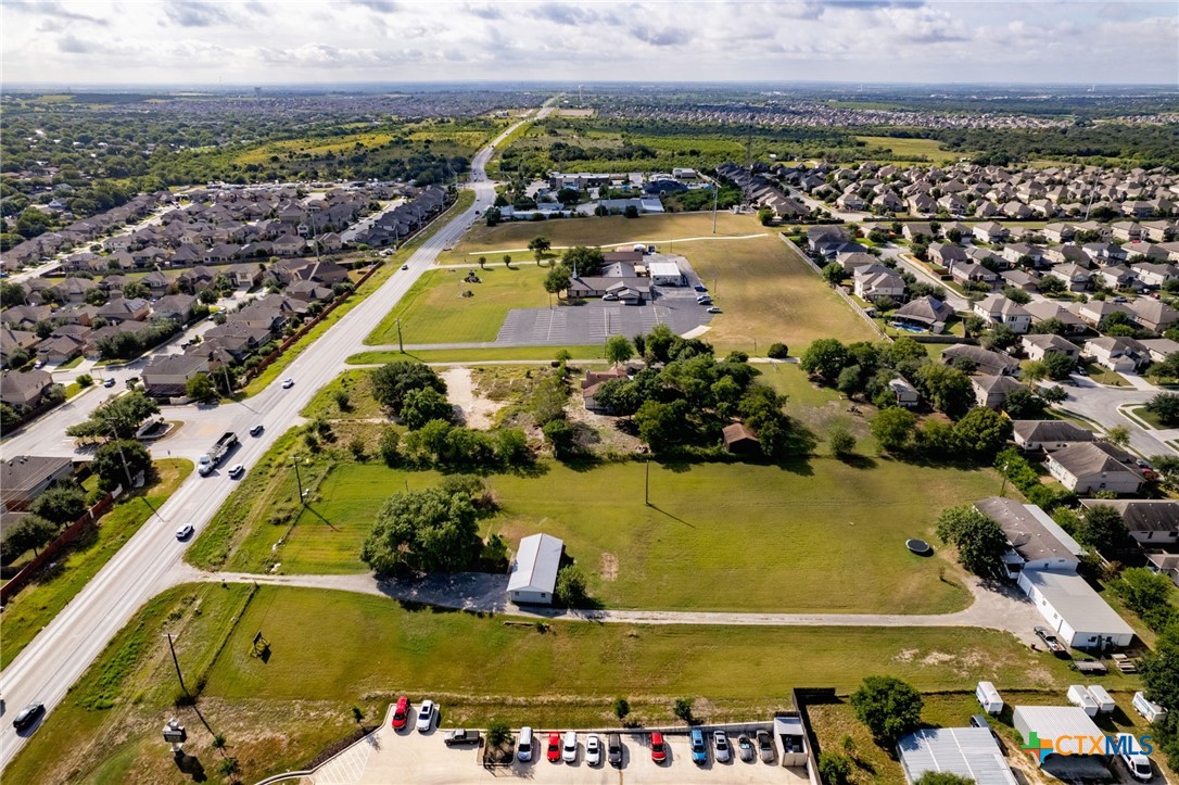 5654 & 5648 Fm 1103 Property Photo 7