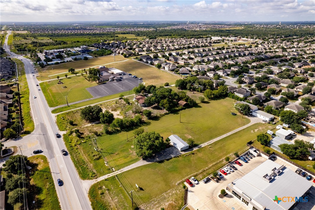 5654 & 5648 Fm 1103 Property Photo 8