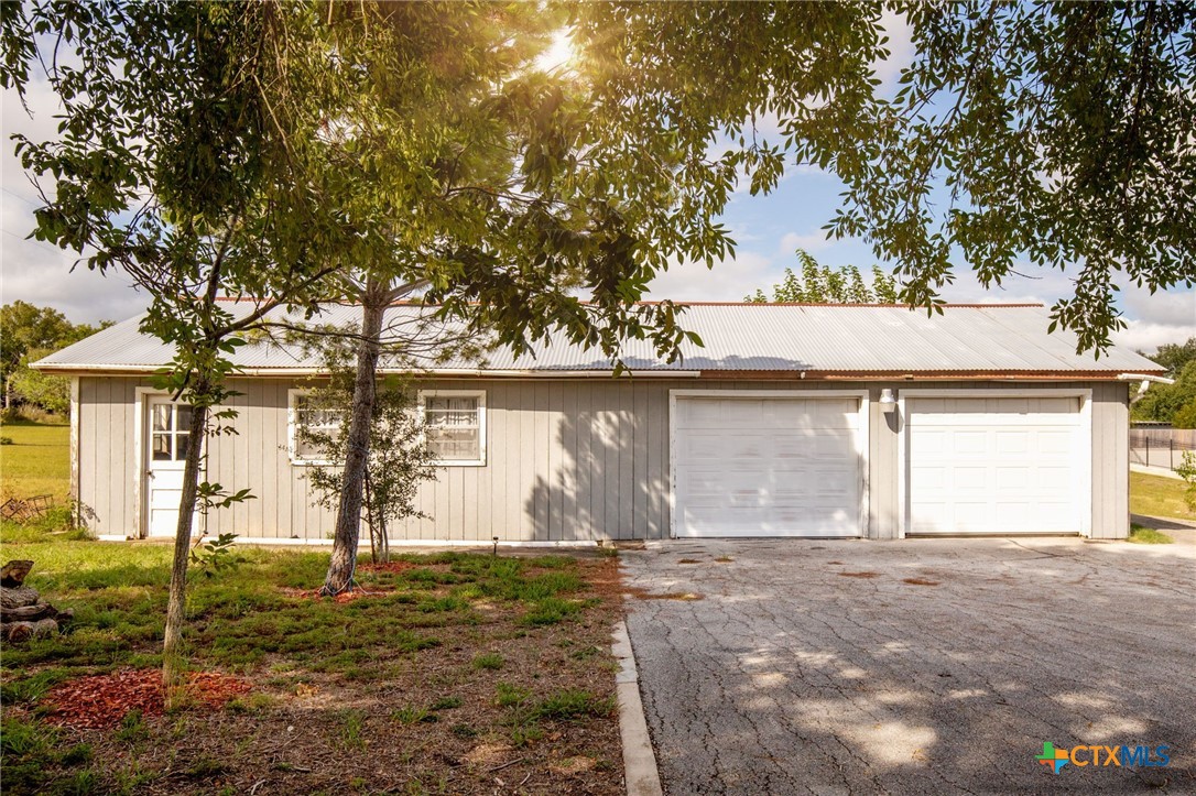5654 & 5648 Fm 1103 Property Photo 14